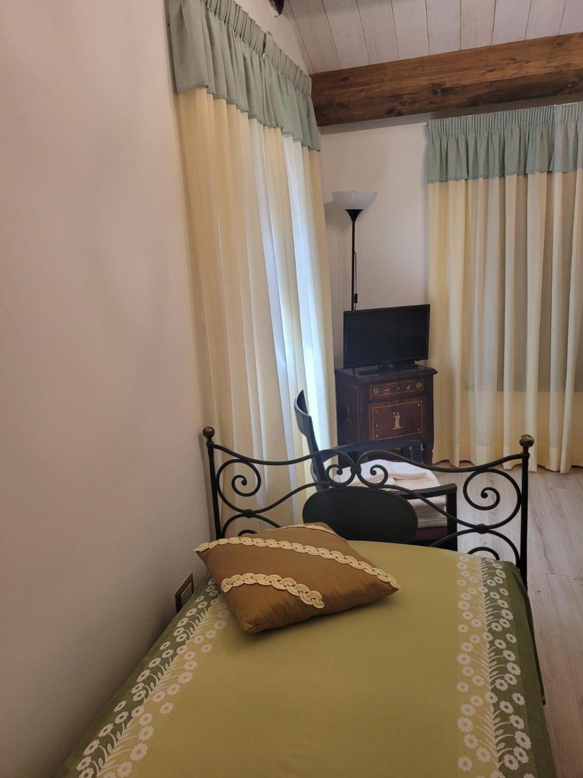 Resort Restaurant Villa Berta San Severino Marche Eksteriør bilde